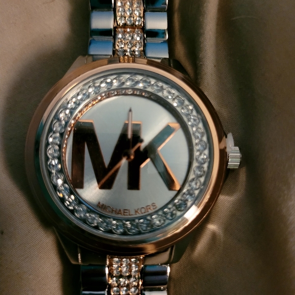 Michael Kors watch - Picture 2 of 2